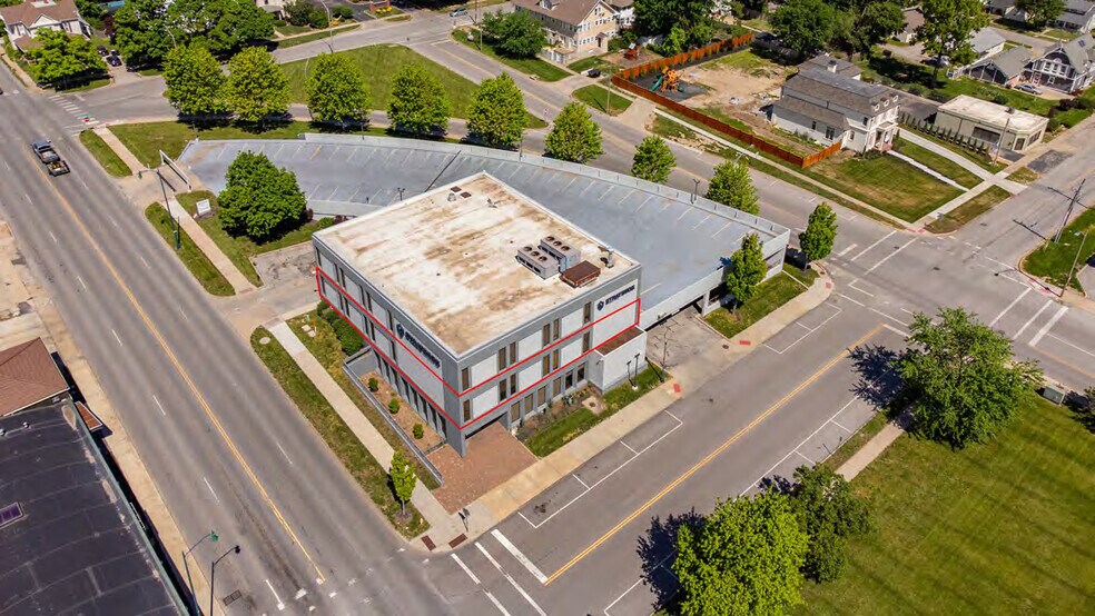 More Photos Of 300 N Osage St, Independence Medical For Lease
