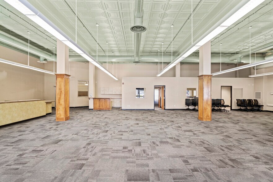 More Photos Of 117 S Central Ave, Medford Office For Sale
