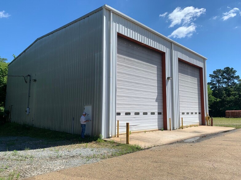 More Photos Of 4935 Whitehurst Dr, Longview Industrial For Sale