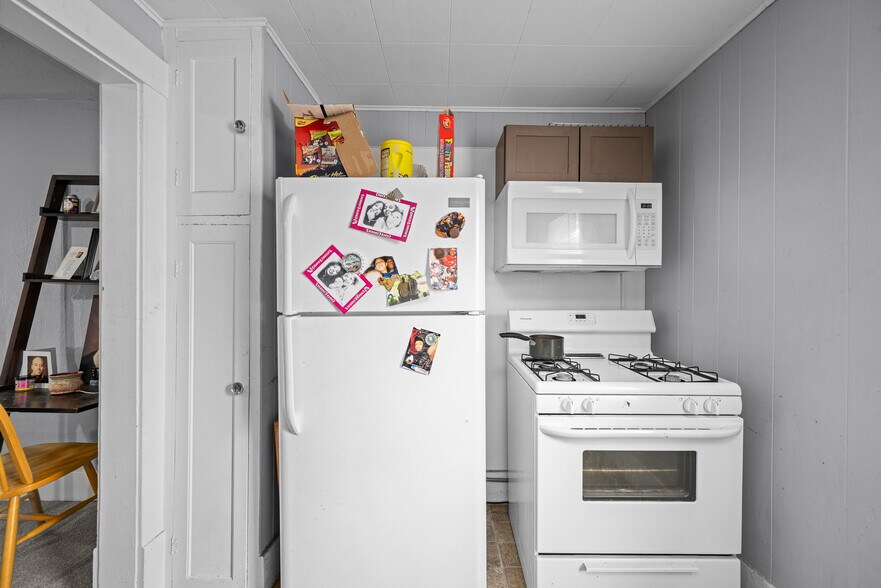 More Photos Of 2734 Bridge Ave, Davenport Multifamily For Sale