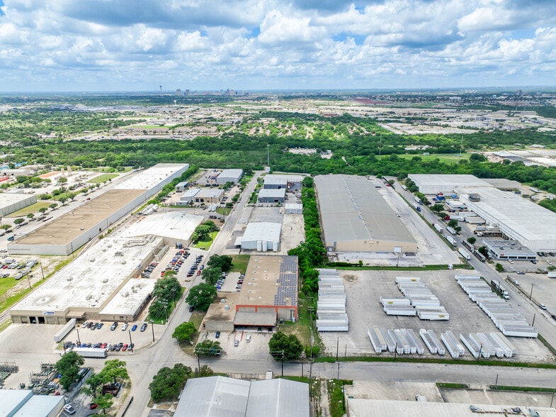 More Photos Of 4267 Dividend Rd, San Antonio Warehouse For Sale
