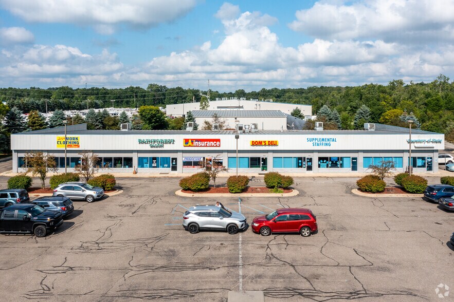 More Photos Of 18412 Telegraph Rd, Brownstown Freestanding For Lease