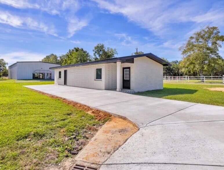 More Photos Of 3275 Racetrack Rd, D'Iberville Flex For Lease