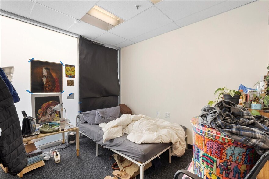 More Photos Of 482 W MacArthur Blvd, Oakland Medical For Sale