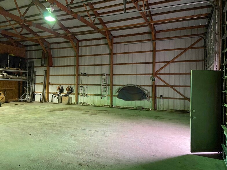 More Photos Of 400 Railroad St, Pittsburgh Warehouse For Lease