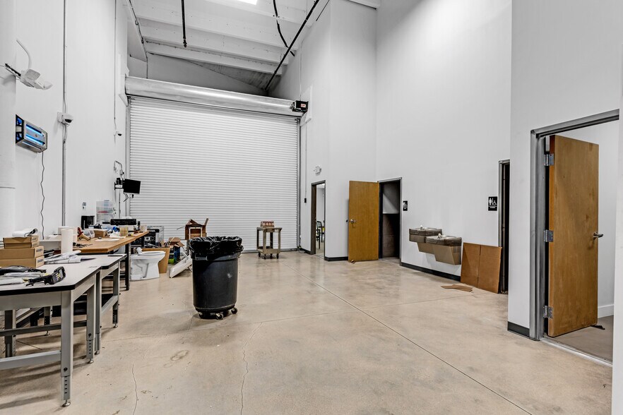 More Photos Of 13801 SW 119th Ave, Miami Warehouse For Lease