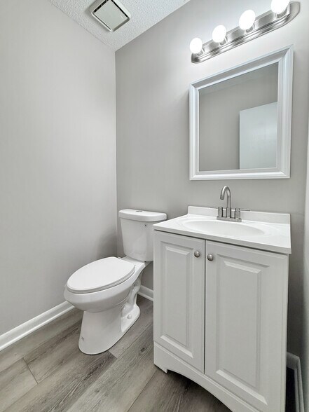 More Photos Of 11285 elkins Rd, Roswell Office Residential For Lease