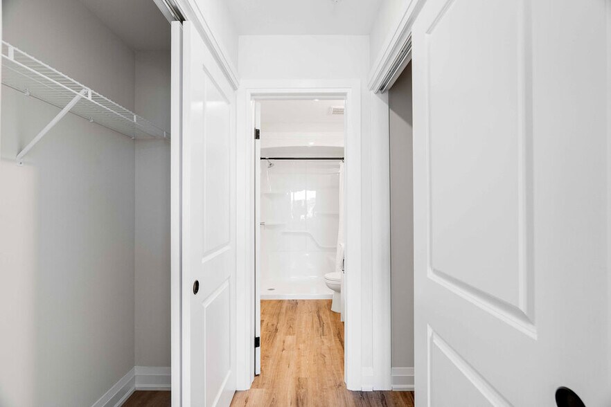 More Photos Of 600 Sunningdale Rd E, London Apartments For Lease