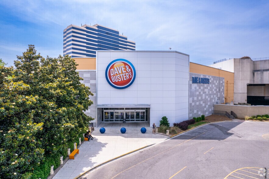 More Photos Of 3000 Riverchase Galleria, Birmingham Unknown For Lease