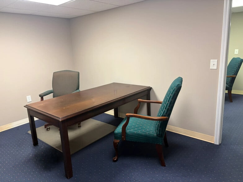 More Photos Of 3640 Hewatt Ct, Snellville Light Distribution For Sale