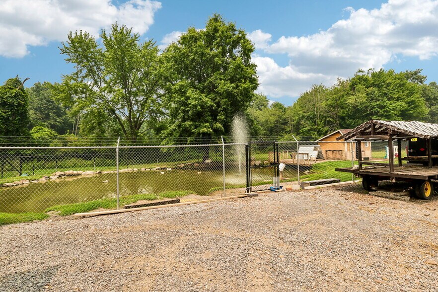 More Photos Of 3220 McCartney Rd, Youngstown General Retail For Sale