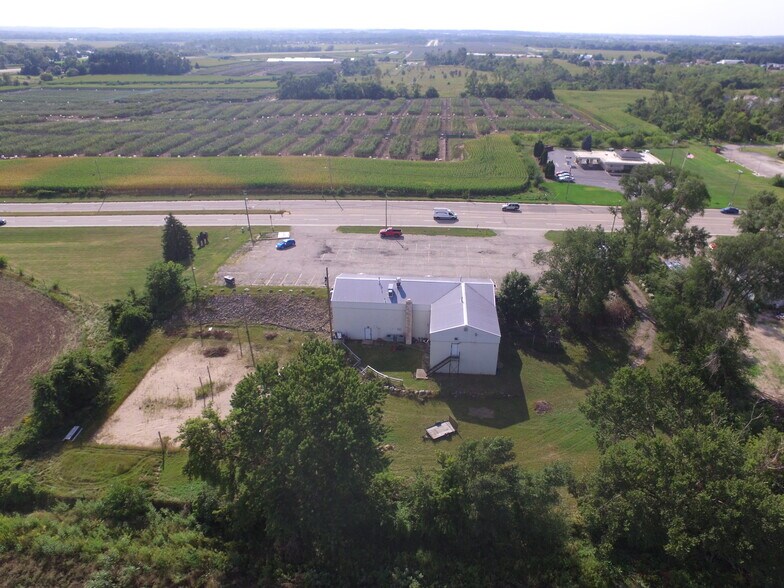 More Photos Of 2709 S US Highway 51, Janesville Flex For Sale