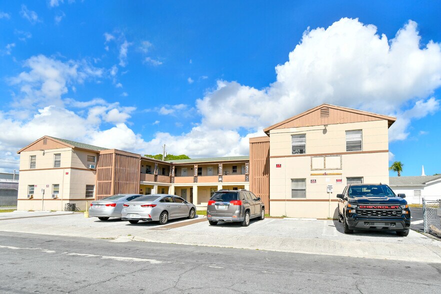 Primary Photo Of 535-537 18th St, West Palm Beach, West Palm Beach Apartments For Sale