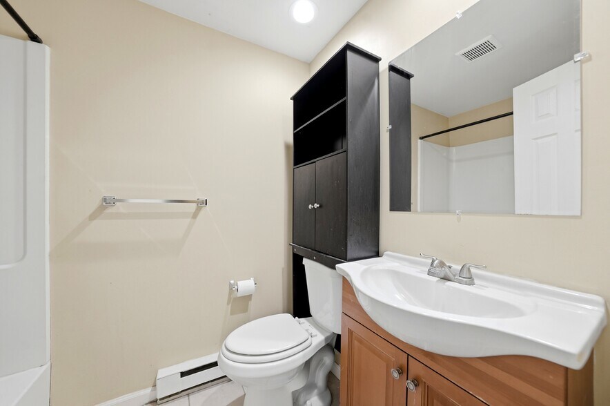More Photos Of 55 Washington St, Lockport Apartments For Sale