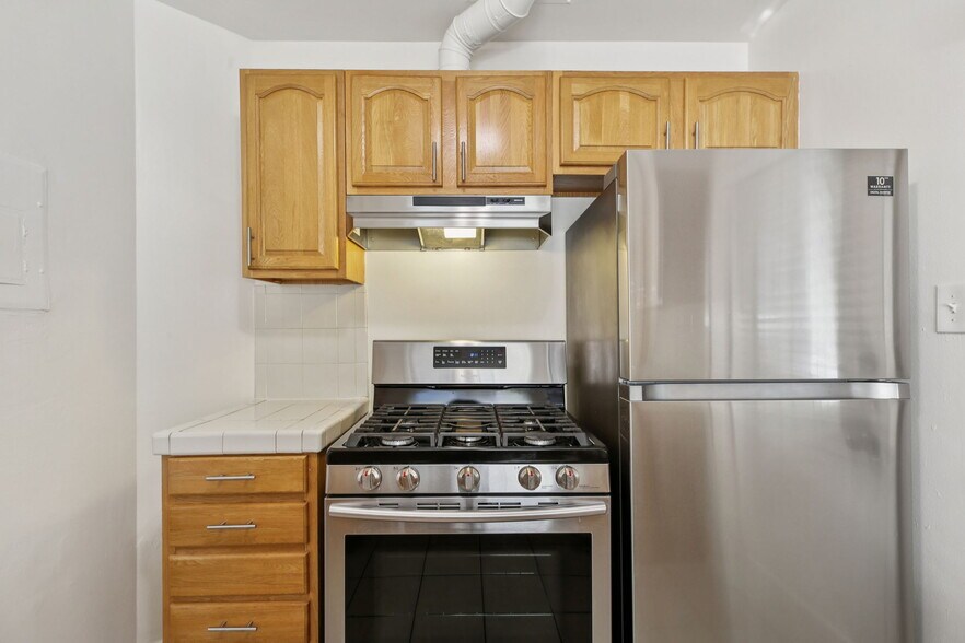 More Photos Of 4462 W 59th St, Los Angeles Apartments For Sale