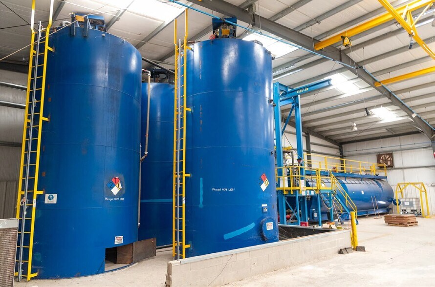 More Photos Of 2995 County Road 430, Pleasanton Warehouse For Sale