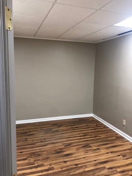 More Photos Of 366 New Byhalia Rd, Collierville Medical For Lease