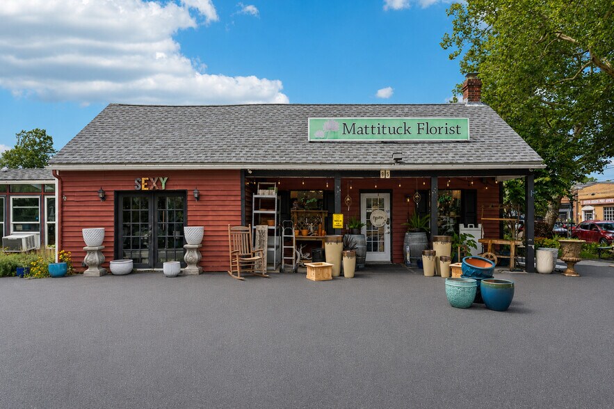More Photos Of 95 Love Ln, Mattituck Freestanding For Sale