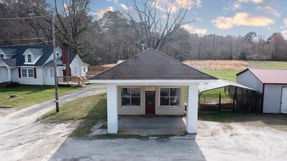 More Photos Of 12894 John Clayton Memorial Hwy, North Multifamily For Sale