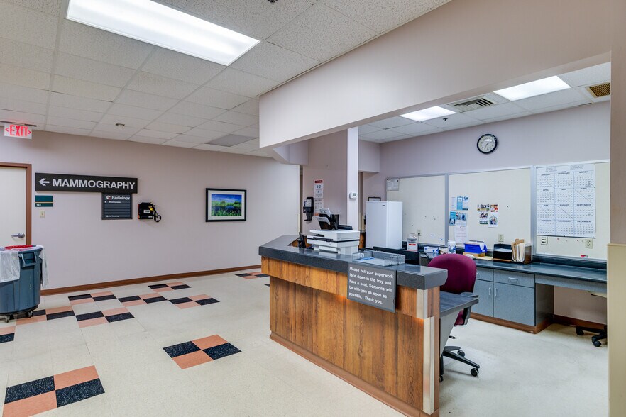 More Photos Of 102 Thomas Rd, West Monroe Medical For Sale