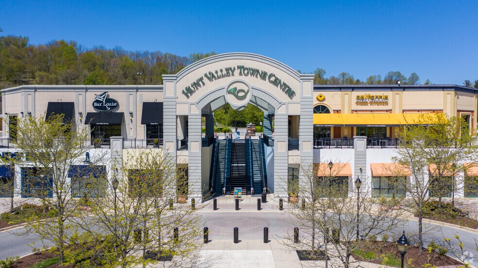 More Photos Of 118 Shawan Rd, Hunt Valley General Retail For Lease