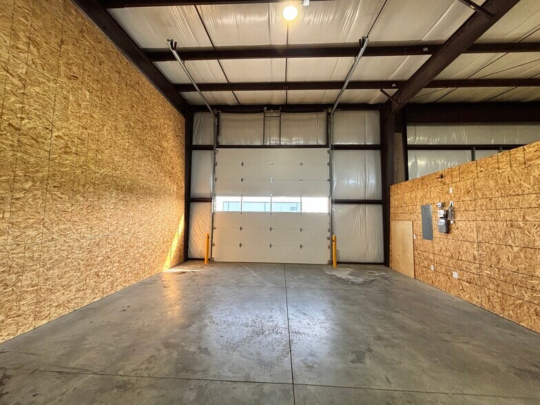 More Photos Of 1937 Pacific Ct SE, Stayton Industrial For Lease