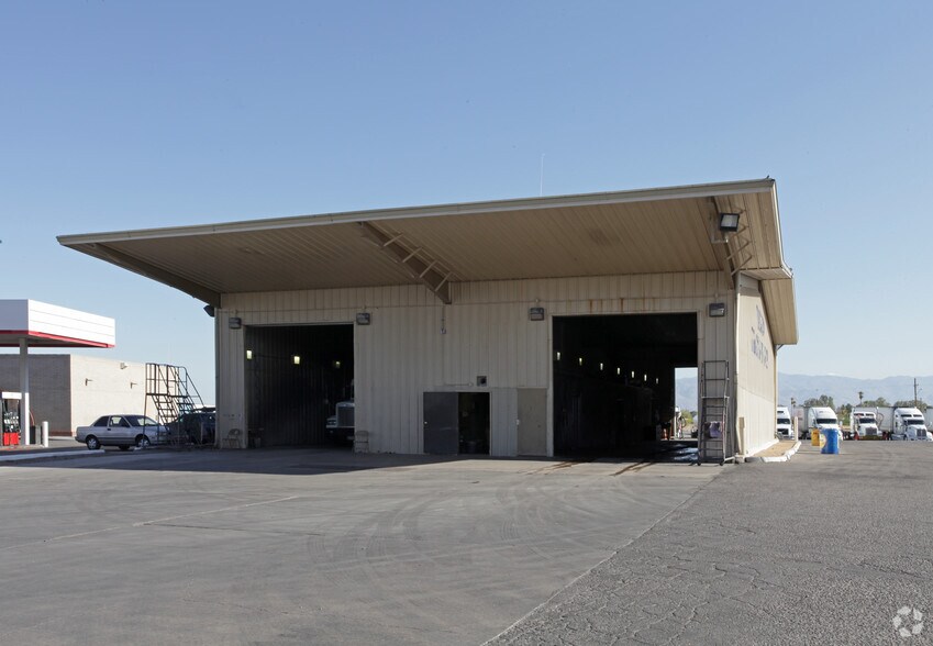 More Photos Of 5451 E Benson Hwy, Tucson Freestanding For Sale