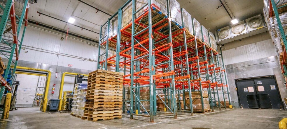 More Photos Of 1800 Motor Pky, Islandia Warehouse For Sale