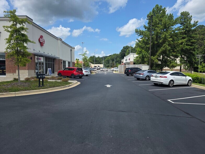 More Photos Of 1302 W Walnut Ave, Dalton Storefront For Sale
