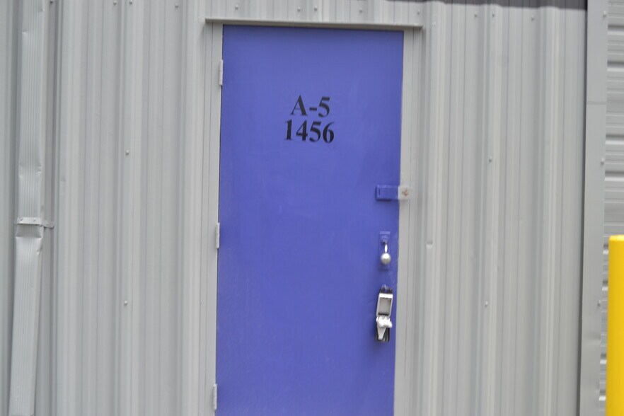 More Photos Of 1400 L and R Industrial Blvd, Tarpon Springs Unknown For Lease