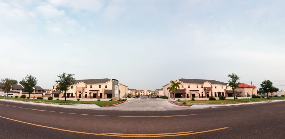 More Photos Of 6718 Springfield Ave, Laredo Storefront For Lease