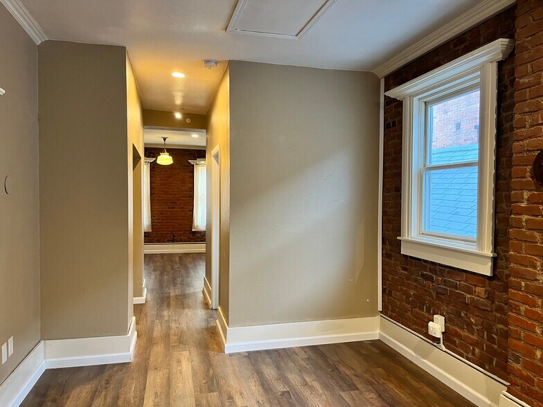 More Photos Of 437-439 Main St, Placerville Storefront Retail Office For Lease