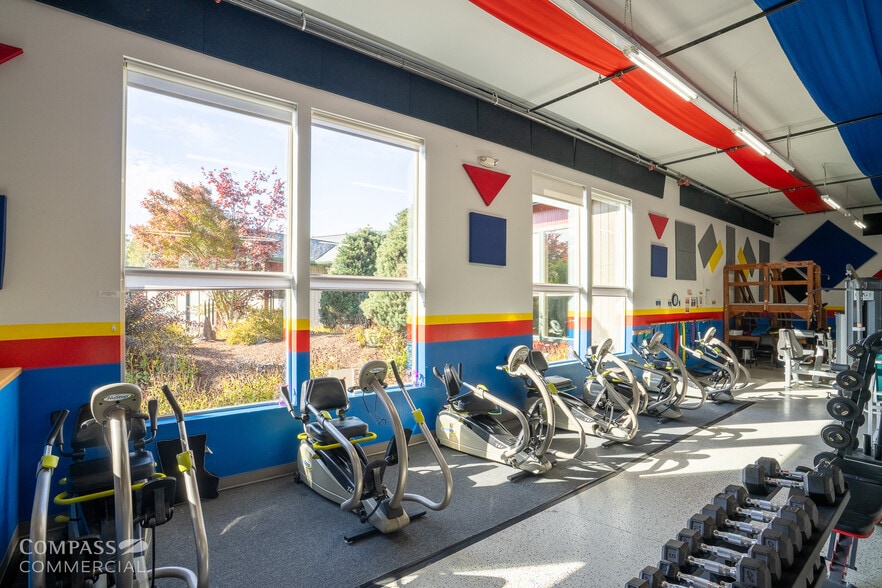 More Photos Of 6735 SW Country Club Dr, Corvallis General Retail For Sale