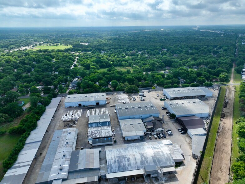 More Photos Of 301 Pleasant Dr, Dallas Warehouse For Lease