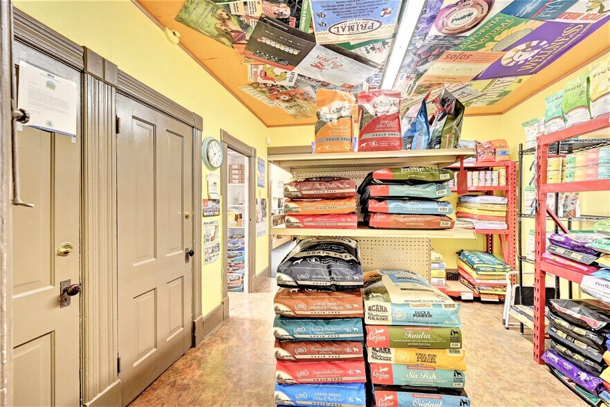 More Photos Of 913 Corona St, Denver Storefront For Sale