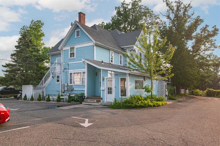 More Photos Of 910 River Rd, Wisconsin Dells Hotel For Sale