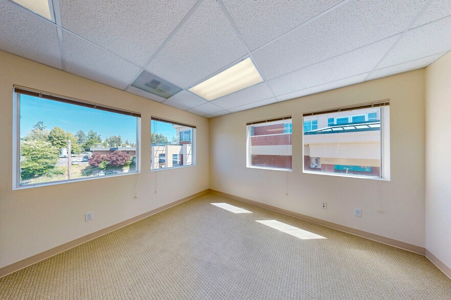 More Photos Of 510 Custer Way SE, Olympia Storefront Retail Office For Sale