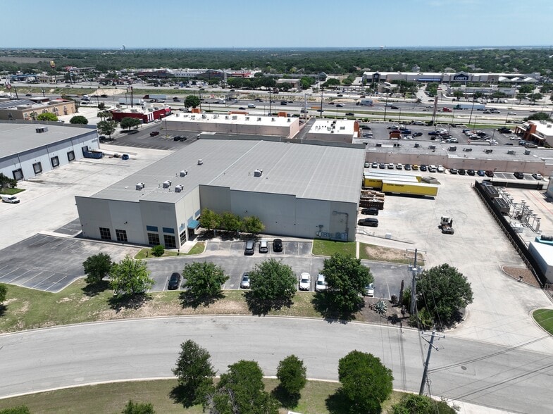 More Photos Of 5850 Corridor Pky, Schertz Warehouse For Lease
