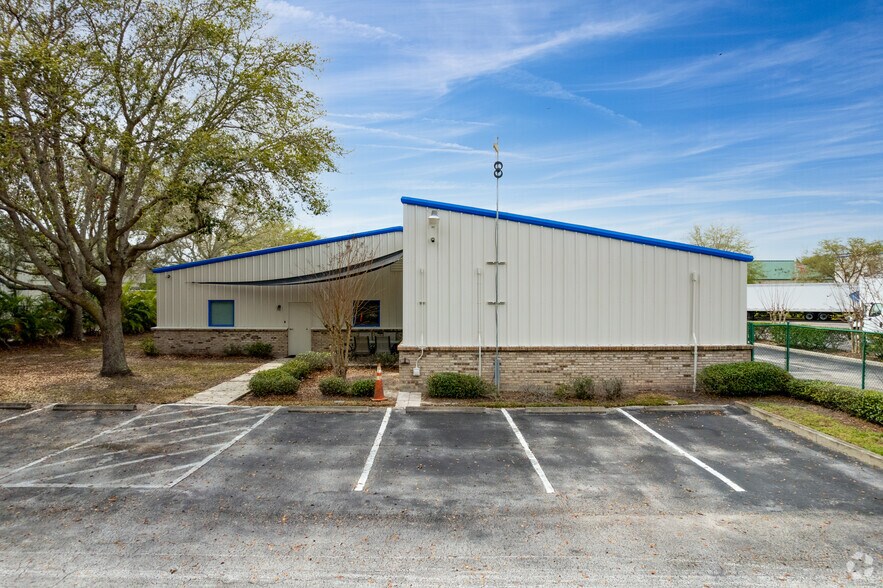 More Photos Of 1133 Crown Park Cir, Winter Garden Office For Lease
