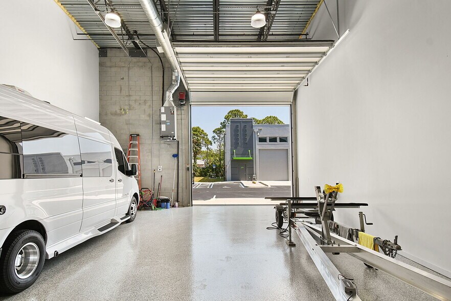 More Photos Of 861 NE Industrial Blvd, Jensen Beach Warehouse For Sale