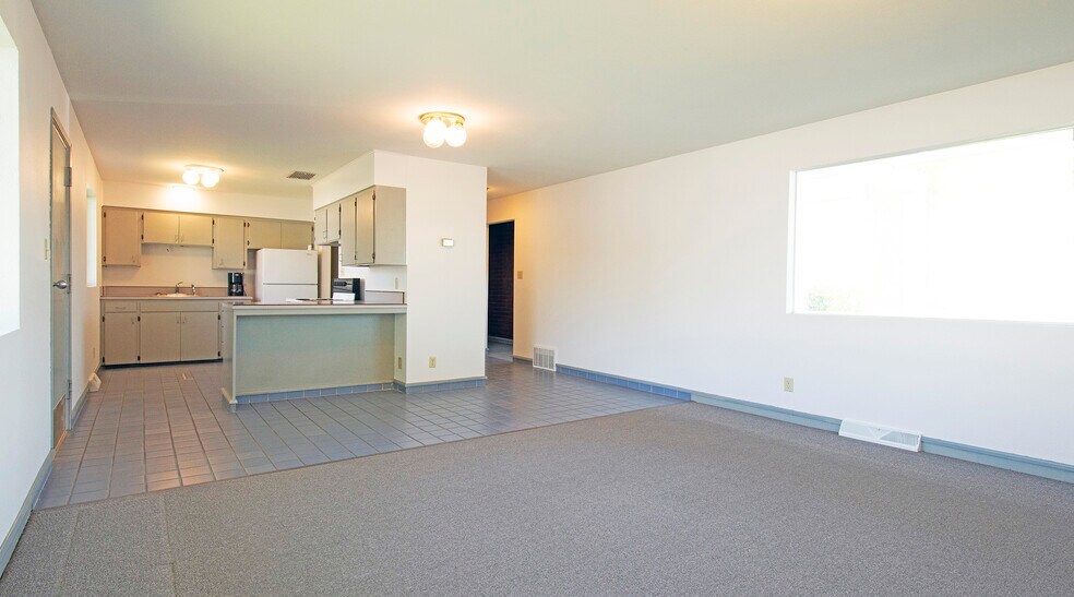 More Photos Of 19205 E Appleway Ave, Greenacres Office Residential For Sale