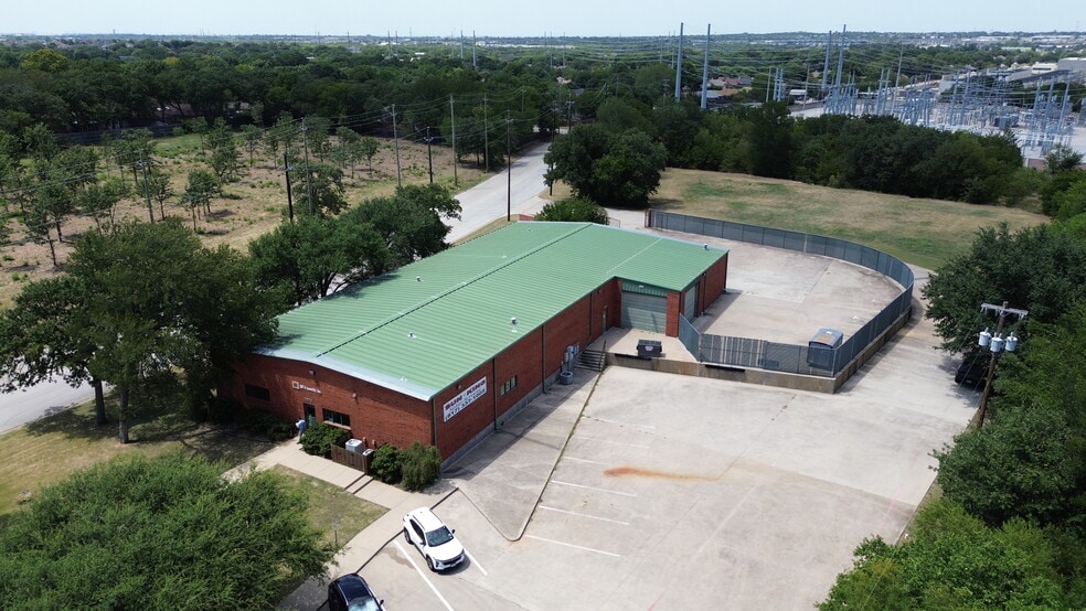 More Photos Of 1075 Chisolm Trl, Keller Industrial For Sale