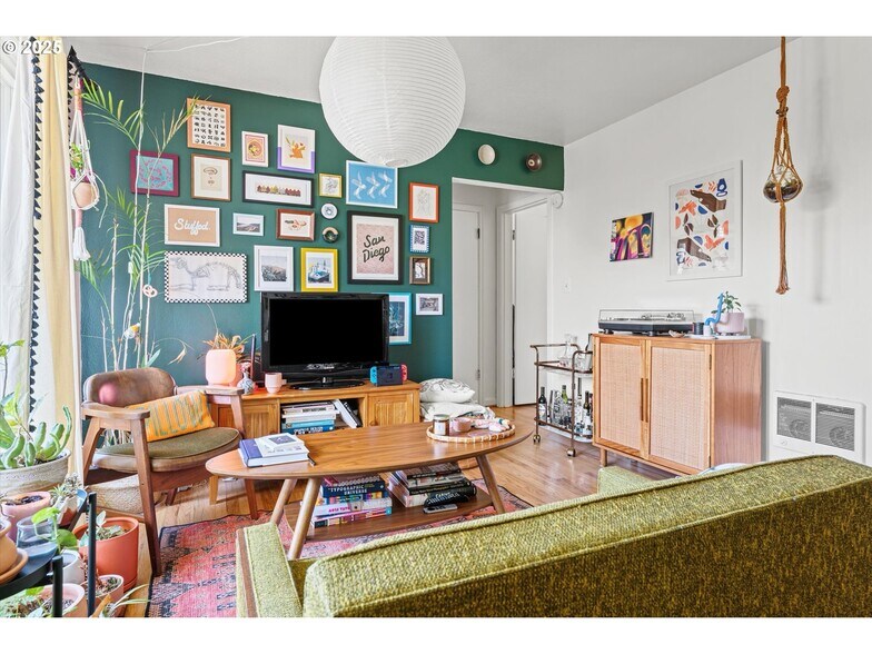 More Photos Of 5104 SE Clinton St, Portland Apartments For Sale
