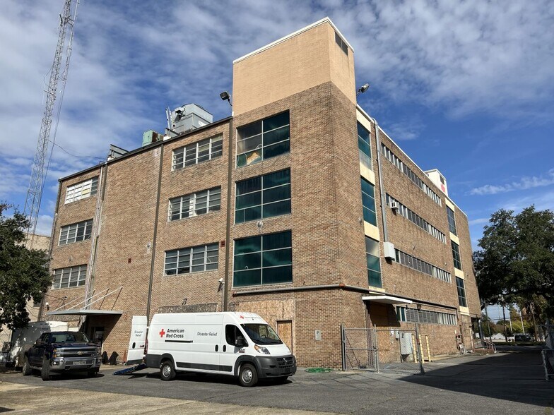 More Photos Of 2640 Canal St, New Orleans Office For Sale