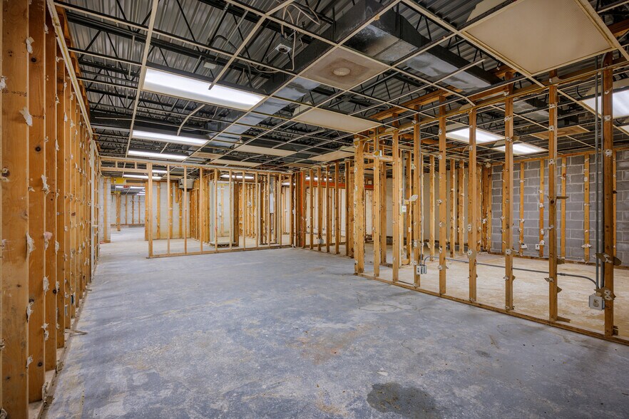 More Photos Of 3921 Olive St, Racine Office For Sale