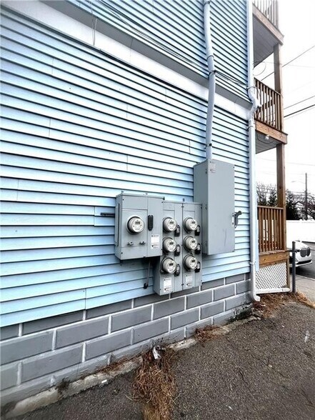 More Photos Of 41 Yale Ave, Providence Apartments For Sale