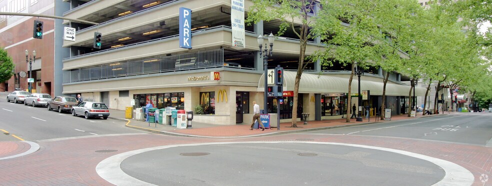 More Photos Of 1009-1035 SW Sixth Ave, Portland Parking Garage For Lease