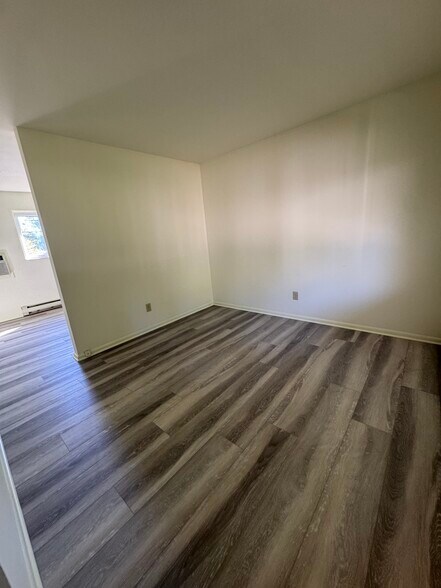 More Photos Of 610 W Poplar St, Zionsville Apartments For Sale