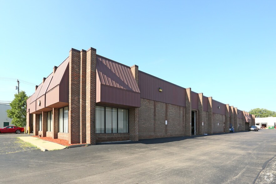 More Photos Of 5727-5767 E Executive Dr, Westland Industrial For Sale