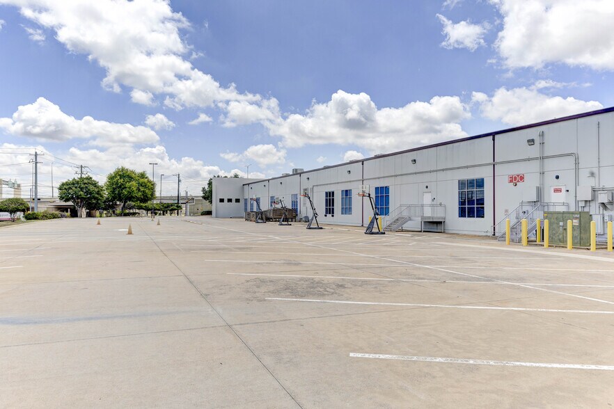 More Photos Of 9100 Hwy 290 E, Austin Research And Development For Sale